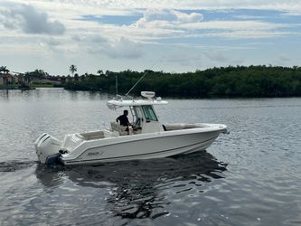 28' Boston Whaler 2019