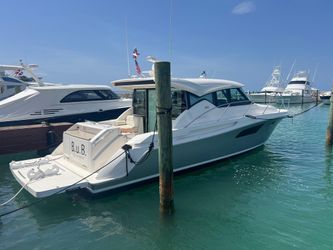 46' Tiara Yachts 2016