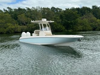 27' Boston Whaler 2019 Yacht For Sale
