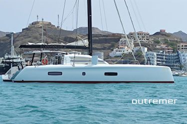 60' Outremer 2016