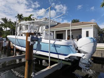 33' Intrepid 2017