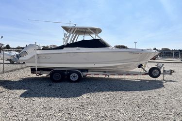 24' Boston Whaler 2022 Yacht For Sale