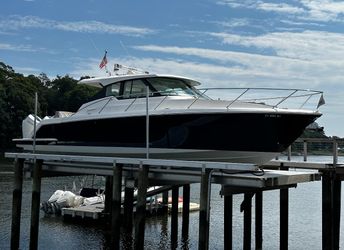 43' Tiara Yachts 2024