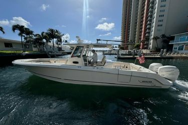 33' Boston Whaler 2017