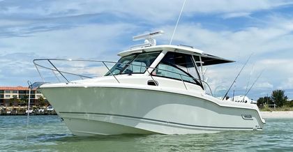 28' Boston Whaler 2021