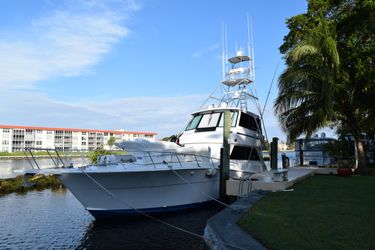 58' Viking 1995 Yacht For Sale