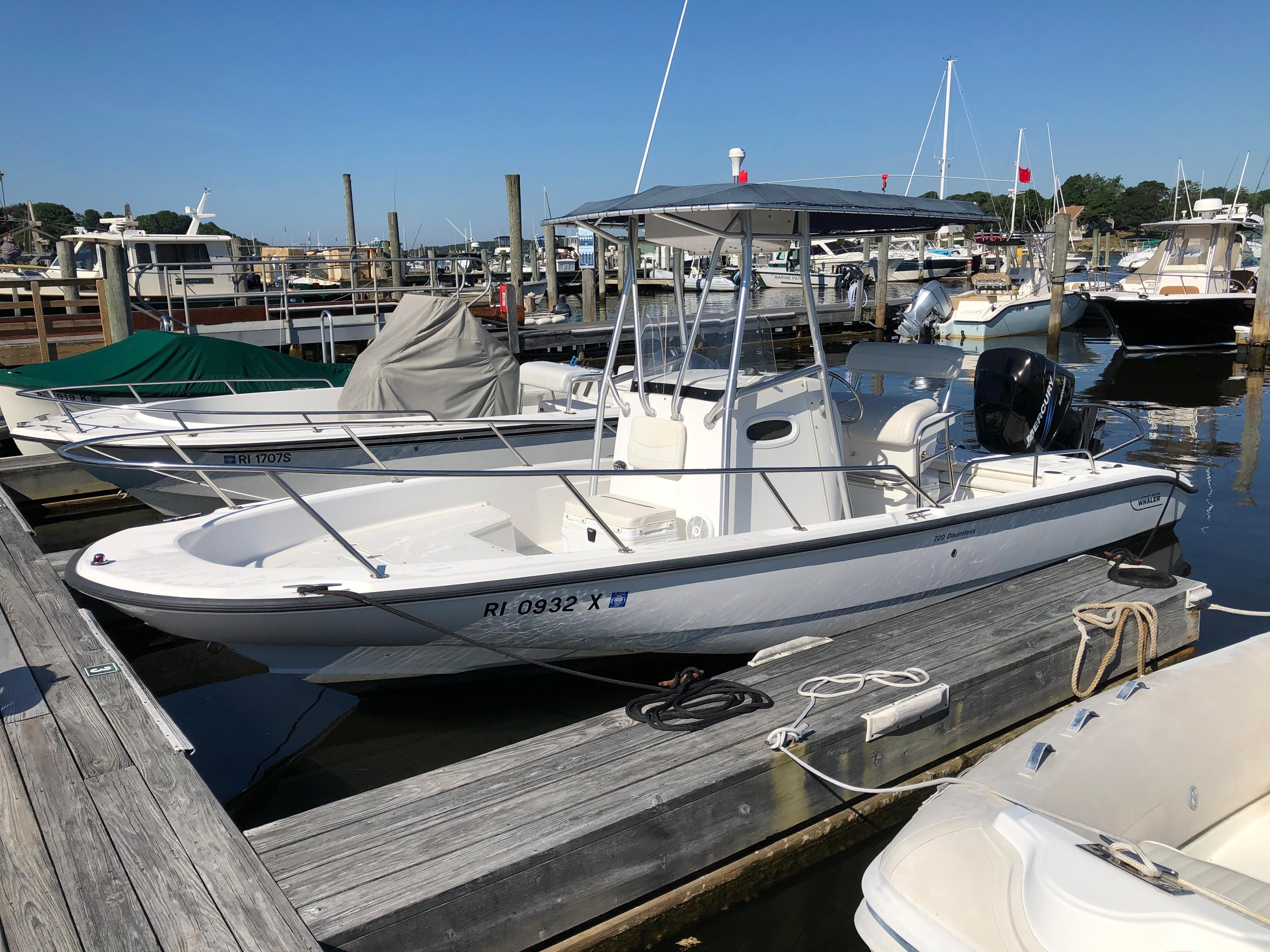 2004 Boston Whaler Dauntless 220 Center Console for sale YachtWorld