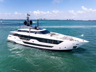 106' Custom Line 2022