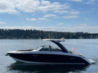 31' Cobalt 2020 Yacht For Sale