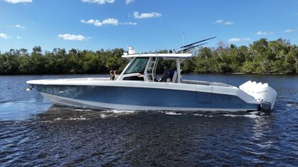 38' Boston Whaler 2021