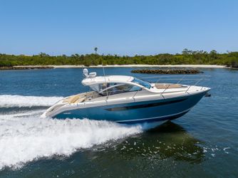 36' Pursuit 2014