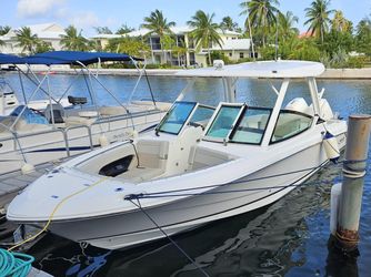 28' Boston Whaler 2021