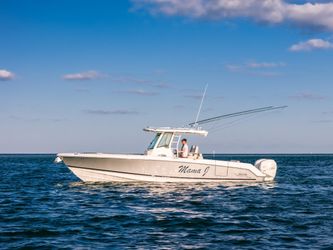 33' Boston Whaler 2021