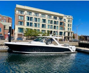38' Tiara Yachts 2021