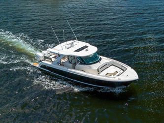 38' Tiara Yachts 2021