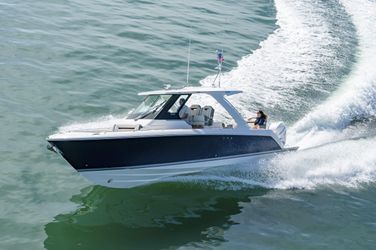 35' Tiara Yachts 2023