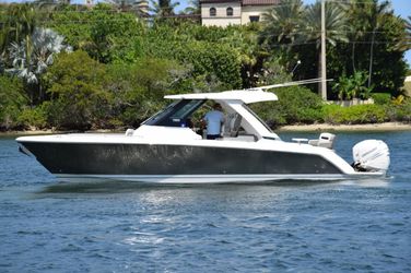 35' Tiara Yachts 2023