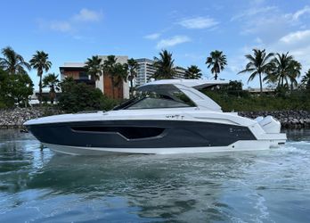 36' Cruisers Yachts 2024