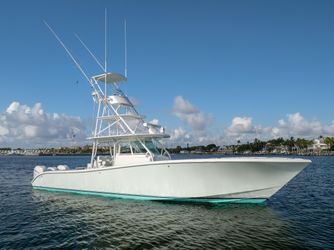 42' Yellowfin 2013