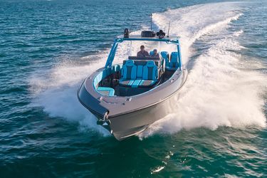 37' Midnight Express 2021