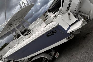 30' Intrepid 2004