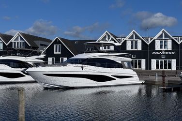 67' Princess 2024