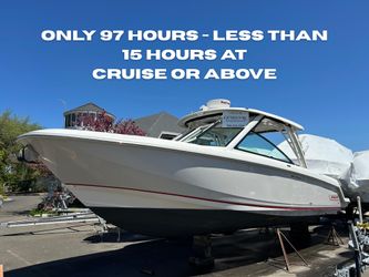 32' Boston Whaler 2021