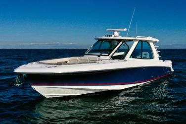 38' Boston Whaler 2020