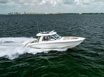 38' Boston Whaler 2019