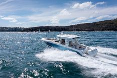 Boston Whaler 350 Realm