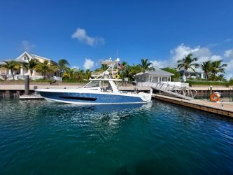 42' Boston Whaler 2016