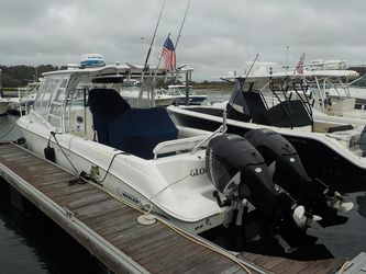 32' Boston Whaler 2006