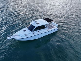 34' Boston Whaler 2015