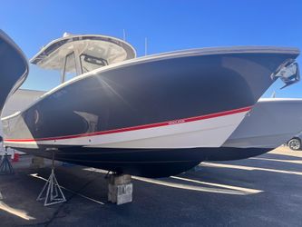 31' Regulator 2020