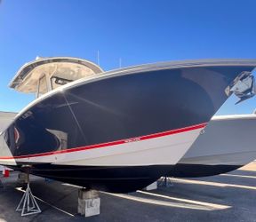 31' Regulator 2020