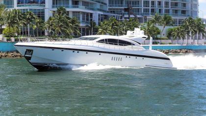 108' Mangusta 2002