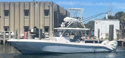 38' Everglades 2023