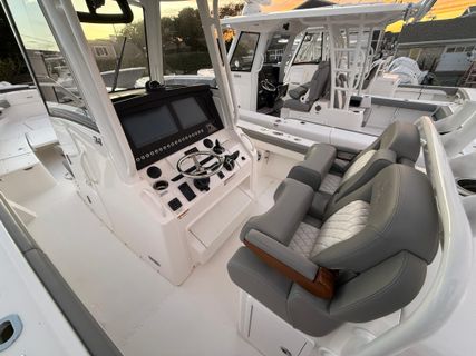 2024 Regulator 34