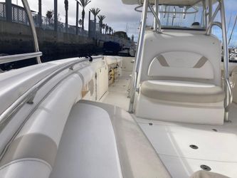 32' Boston Whaler 2007