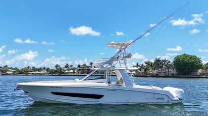 42' Boston Whaler 2017