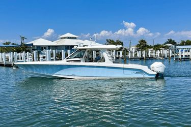 35' Boston Whaler 2023 Yacht For Sale