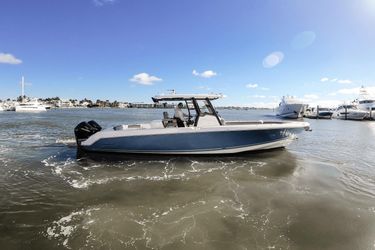 33' Boston Whaler 2023