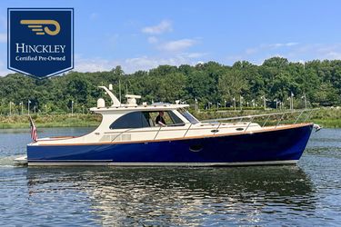 43' Hinckley 2016