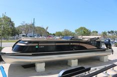 Bennington 30 QSR