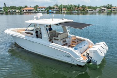 35' Boston Whaler 2021