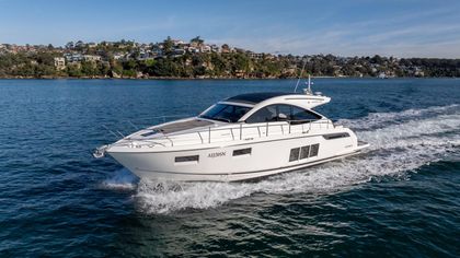 49' Fairline 2015 Yacht For Sale