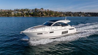 49' Fairline 2015