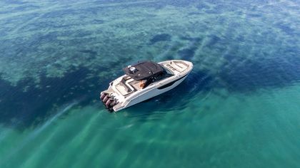 38' Cruisers Yachts 2021