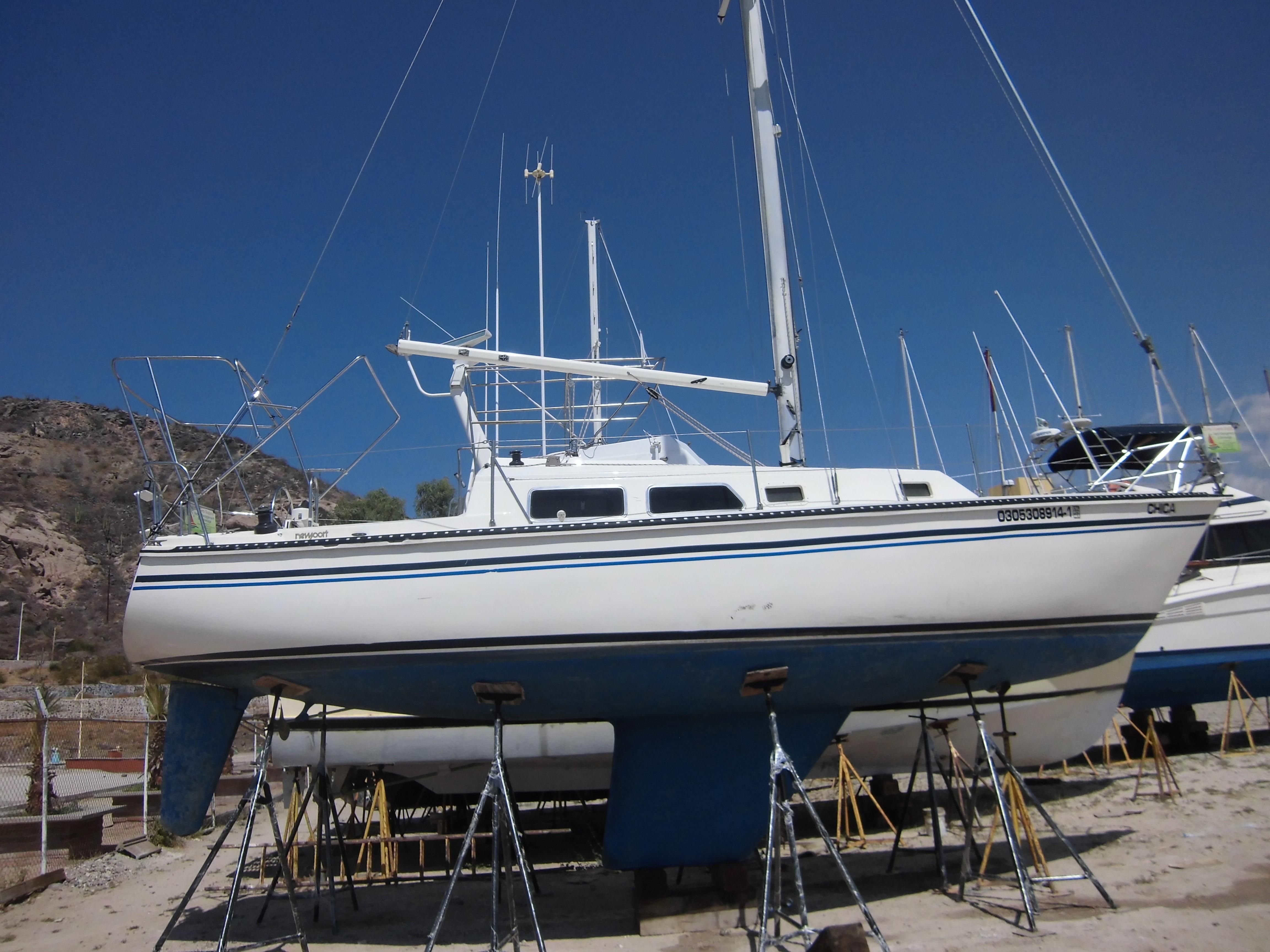 30' newport sailboat