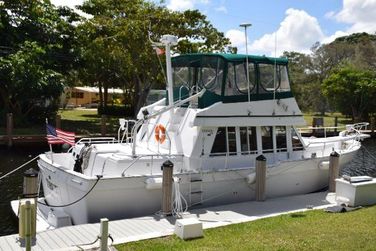 Mainship 430 Trawler